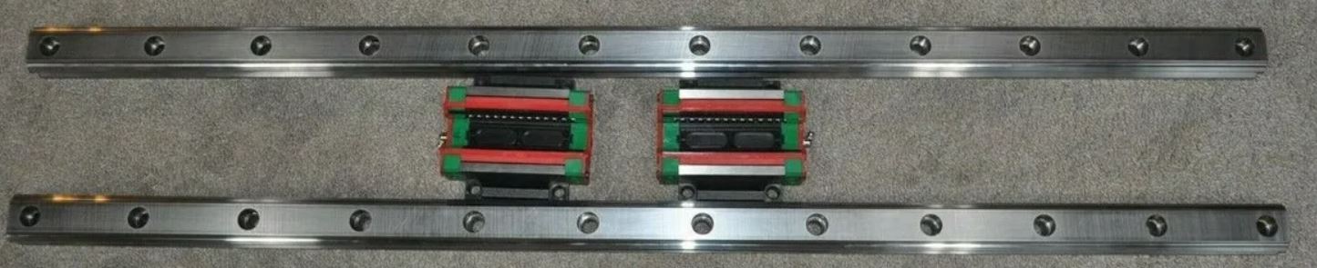 Riel de guía lineal marca HIWIN de tamaño 45 y longitud 2500 mm, con carro deslizante